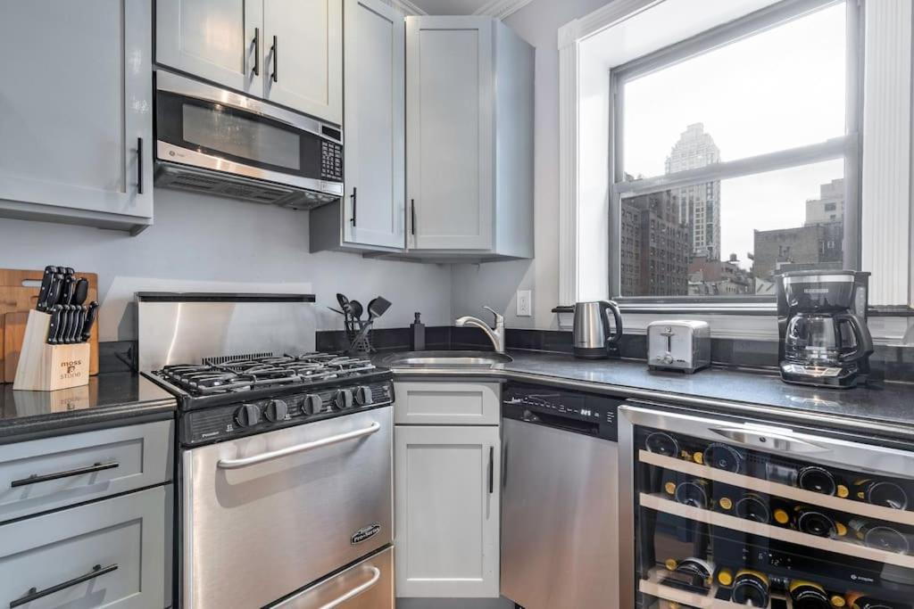 Gorgeous & Bright 3Bdr & 1Bth In Midtown Manhattan New York Exterior photo